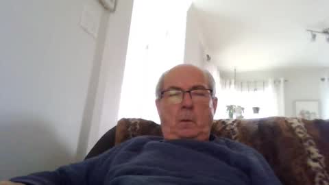 bernard1102 online show from 10-24-25, 01:29