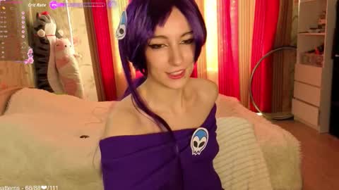 Snapshot of berrryjelly chatting on 10-31-25, 11:22 Hi Im NikaComing back online on Monday 3 online show from 10-31-25, 11:22