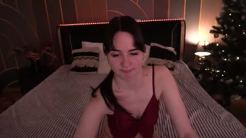 Snapshot of berrydiva chatting on 01-18-26, 07:23 Violette online show from 01-18-26, 07:23