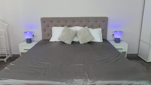 Snapshot of berrydiva chatting on 04-29-26, 06:17 Violette online show from 04-29-26, 06:17