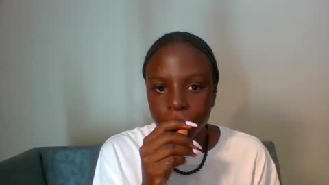 Snapshot of berryjuicey chatting on 10-26-25, 07:14 Juicey online show from 10-26-25, 07:14