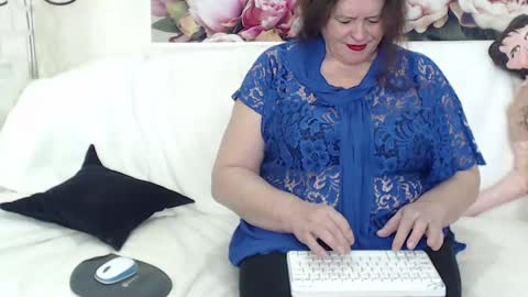 Snapshot of berryshickx chatting on 02-15-25, 11:28 BerryShickX online show from 02-15-25, 11:28
