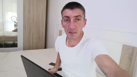 Alex and Victoria online show from 09-26-25, 10:30