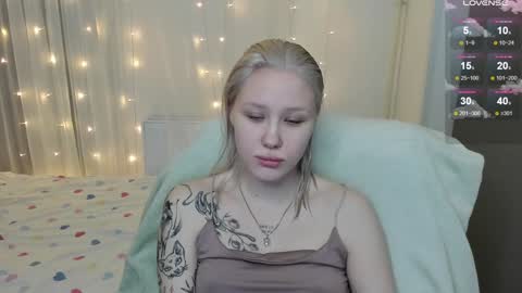 Snapshot of best_trip chatting on 01-30-25, 02:06 Danny and Kira online show from 01-30-25, 02:06