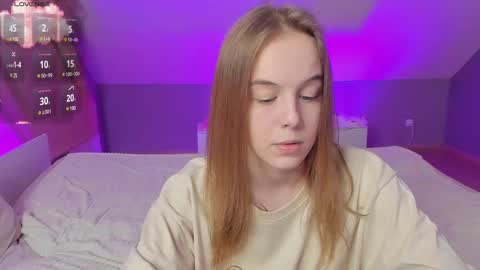 Snapshot of best_trip chatting on 03-11-25, 11:44 Danny and Kira online show from 03-11-25, 11:44
