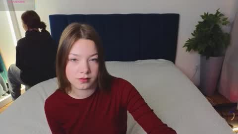 Snapshot of best_trip chatting on 10-07-25, 08:11 Danny and Kira online show from 10-07-25, 08:11