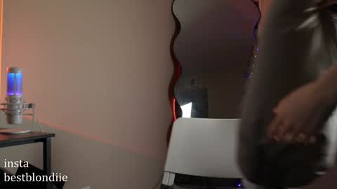 Chloe Next stream on Friday online show from 01-10-25, 02:25