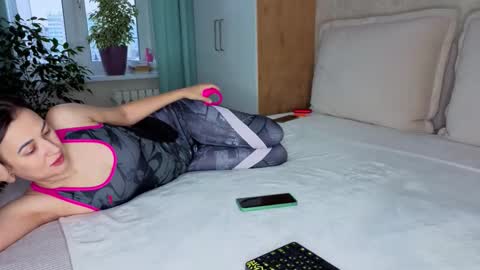 Snapshot of bestgirls2021 chatting on 12-22-25, 03:03 Hellen and Natali online show from 12-22-25, 03:03