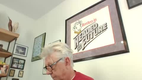 Snapshot of bestshot1951 chatting on 01-02-25, 02:02 bestshot1951 online show from 01-02-25, 02:02