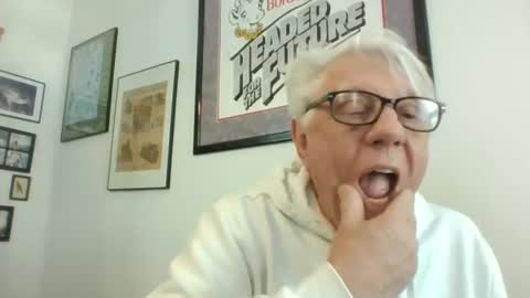 Snapshot of bestshot1951 chatting on 01-05-25, 06:24 bestshot1951 online show from 01-05-25, 06:24