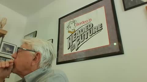 Snapshot of bestshot1951 chatting on 01-08-25, 03:50 bestshot1951 online show from 01-08-25, 03:50