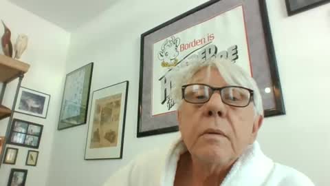 Snapshot of bestshot1951 chatting on 01-09-25, 06:57 bestshot1951 online show from 01-09-25, 06:57