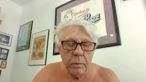 Snapshot of bestshot1951 chatting on 01-10-25, 03:58 bestshot1951 online show from 01-10-25, 03:58