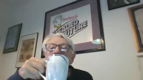 Snapshot of bestshot1951 chatting on 09-10-25, 11:32 bestshot1951 online show from 09-10-25, 11:32