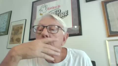 Snapshot of bestshot1951 chatting on 09-11-25, 04:51 bestshot1951 online show from 09-11-25, 04:51