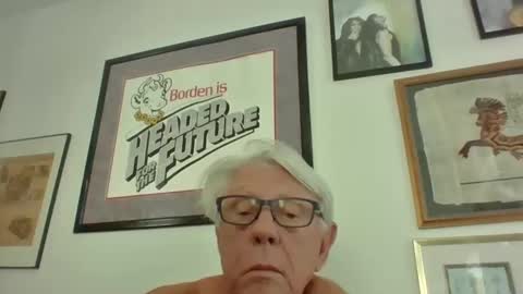 Snapshot of bestshot1951 chatting on 10-06-25, 02:14 bestshot1951 online show from 10-06-25, 02:14