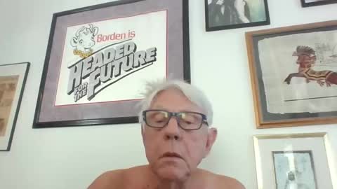 Snapshot of bestshot1951 chatting on 10-22-25, 02:17 bestshot1951 online show from 10-22-25, 02:17