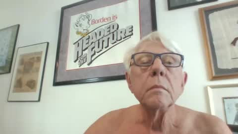 Snapshot of bestshot1951 chatting on 10-30-25, 06:52 bestshot1951 online show from 10-30-25, 06:52