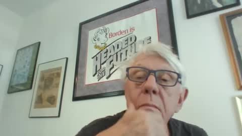 Snapshot of bestshot1951 chatting on 11-08-25, 05:12 bestshot1951 online show from 11-08-25, 05:12