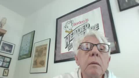 Snapshot of bestshot1951 chatting on 11-25-25, 04:51 bestshot1951 online show from 11-25-25, 04:51