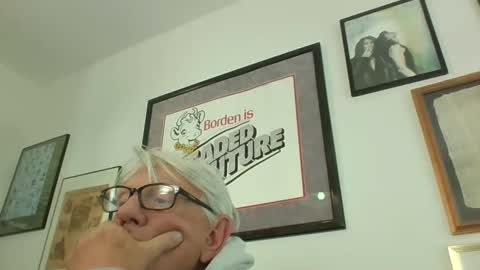 Snapshot of bestshot1951 chatting on 12-01-25, 02:33 bestshot1951 online show from 12-01-25, 02:33