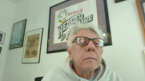 Snapshot of bestshot1951 chatting on 01-09-26, 04:21 bestshot1951 online show from 01-09-26, 04:21