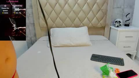 Snapshot of betanymiller chatting on 09-25-25, 05:44 Betany online show from 09-25-25, 05:44