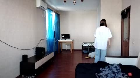 Leila online show from 06-04-26, 11:27