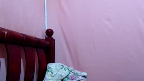 Snapshot of betina22 chatting on 12-22-25, 05:15 Betina online show from 12-22-25, 05:15