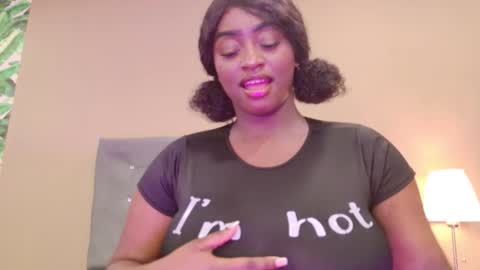 Snapshot of betsybennet chatting on 12-23-25, 12:19 BETSY online show from 12-23-25, 12:19