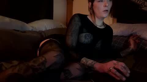 Snapshot of betsybradcock chatting on 03-03-25, 06:15 Betsy online show from 03-03-25, 06:15