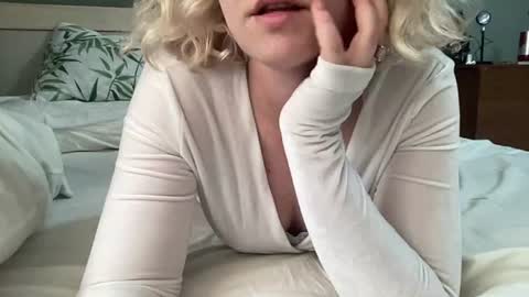 Snapshot of betteketty chatting on 07-16-26, 08:42 Bette online show from 07-16-26, 08:42