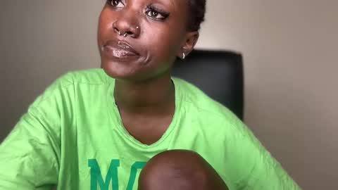 Snapshot of betty_fire_ chatting on 02-08-25, 08:32 Adah online show from 02-08-25, 08:32