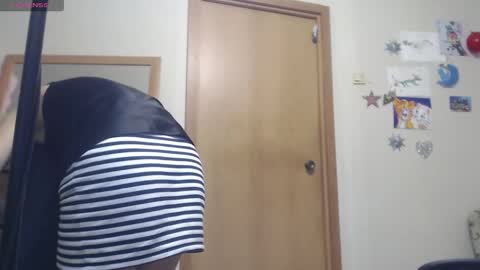 Snapshot of bettyburns chatting on 02-26-25, 07:05 Betty online show from 02-26-25, 07:05