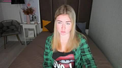 Mila Sweet online show from 11-24-25, 04:45