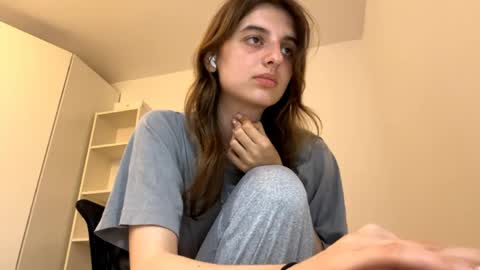 Snapshot of beulahweikert chatting on 06-05-26, 05:51 Lina online show from 06-05-26, 05:51