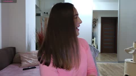   BeyonceDoll       Twitter DollBeyonce    online show from 02-25-26, 09:02