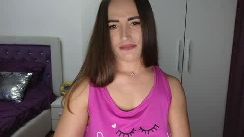   BeyonceDoll       Twitter DollBeyonce    online show from 04-15-26, 07:10