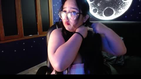 Snapshot of beyota_11 chatting on 11-10-25, 11:20 beyota online show from 11-10-25, 11:20