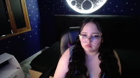 Snapshot of beyota_11 chatting on 12-13-25, 07:53 beyota online show from 12-13-25, 07:53