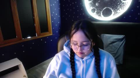 Snapshot of beyota_11 chatting on 12-15-25, 11:47 beyota online show from 12-15-25, 11:47