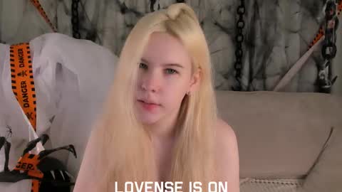 Eliz online show from 11-04-25, 01:05