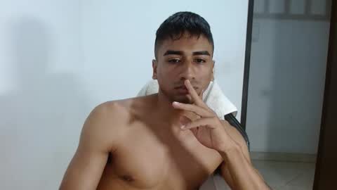 Snapshot of bfernando_05 chatting on 11-11-25, 11:38 BAYRON online show from 11-11-25, 11:38