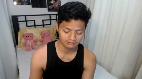 bhillrhey121103 online show from 04-22-26, 03:31