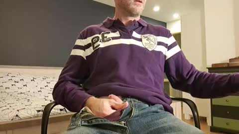 My name is David and if you like public exhibitions you wont be disappointed with me LoL - My favorite vibes is 44  online show from 01-05-25, 06:24