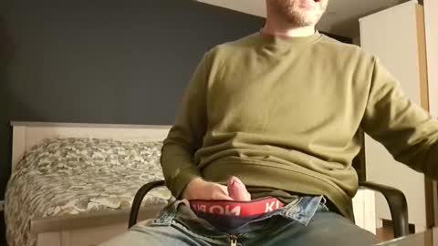 My name is David and if you like public exhibitions you wont be disappointed with me LoL - My favorite vibes is 44  online show from 01-20-25, 07:46