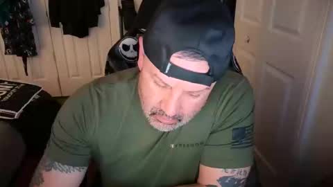 Snapshot of bi_militaryman69 chatting on 03-08-26, 10:35 BiMilitaryMan online show from 03-08-26, 10:35