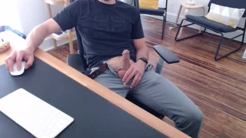 Snapshot of bi_sexy_man chatting on 05-28-26, 02:36 bi_sexy_man online show from 05-28-26, 02:36