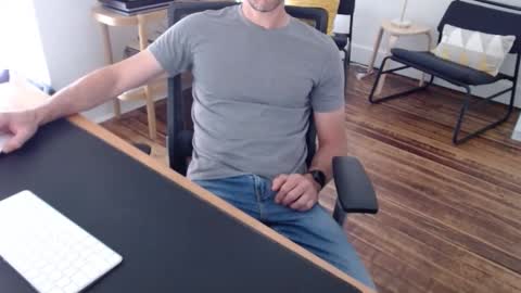 Snapshot of bi_sexy_man chatting on 06-04-26, 02:45 bi_sexy_man online show from 06-04-26, 02:45