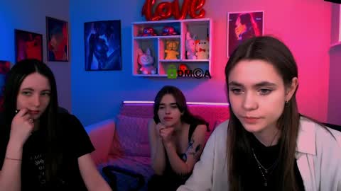 Snapshot of bianca_bright chatting on 03-27-26, 10:15 Bia online show from 03-27-26, 10:15